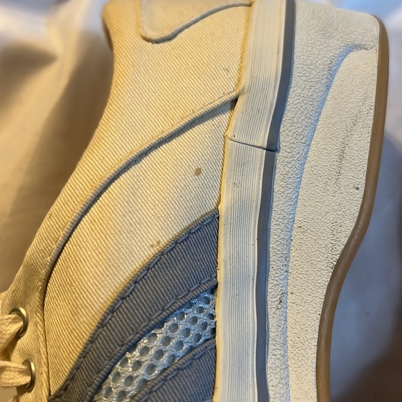 EUC Hanes soft fit tennis shoes. Size 7.5. - Picture 10 of 12